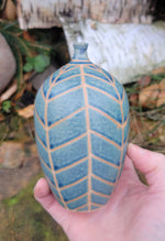 Load image into Gallery viewer, Bottle in Blue Slate Chevron Pattern
