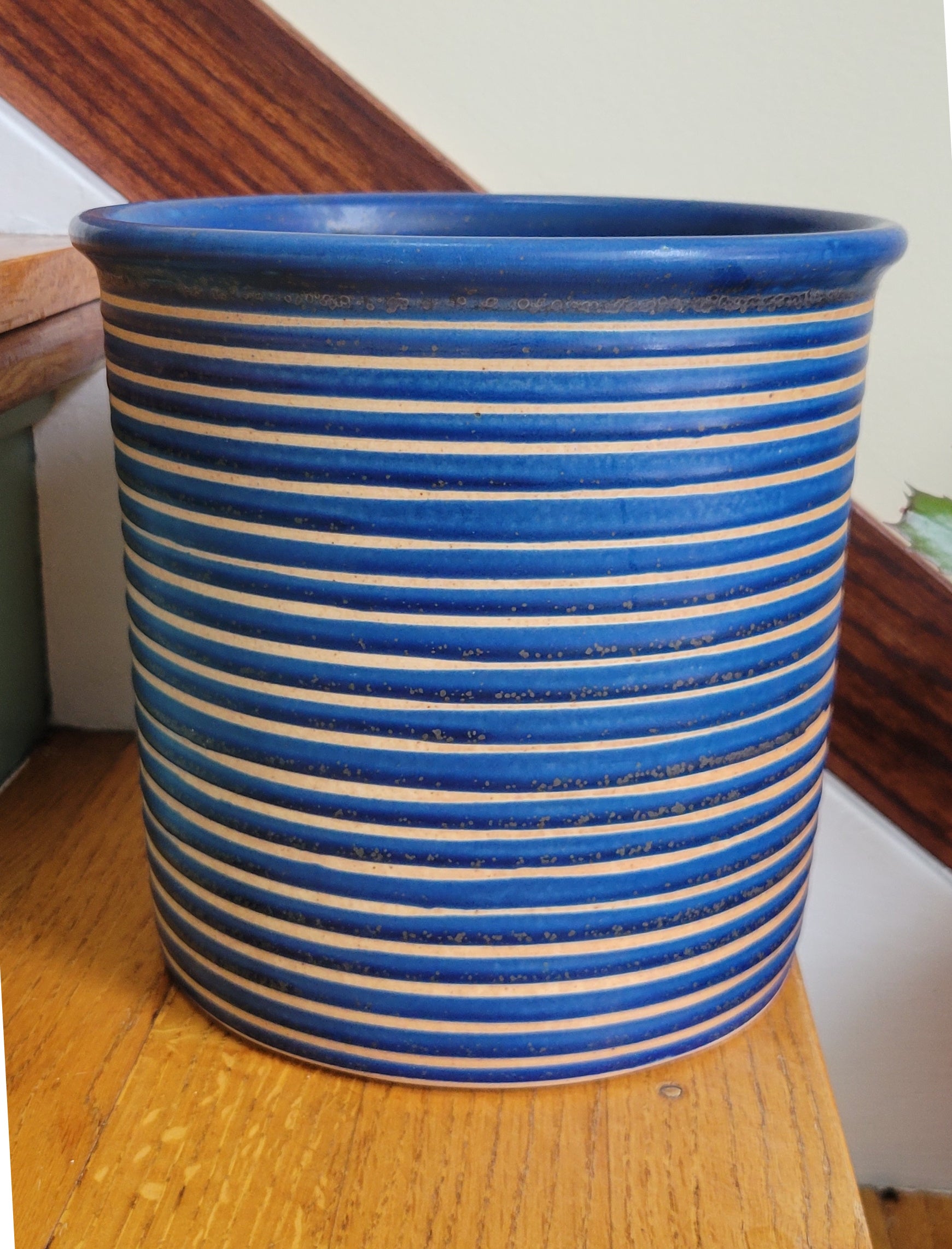 Utensil Holders in Lapis Linear Pattern